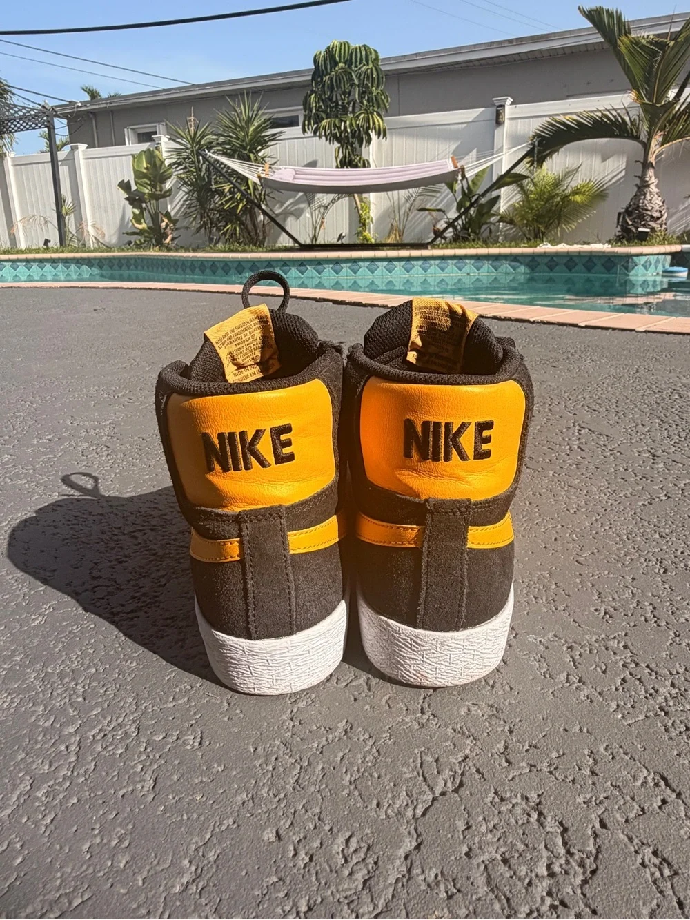 Unisex Nike SB Zoom Blazer Mid Black/Gold